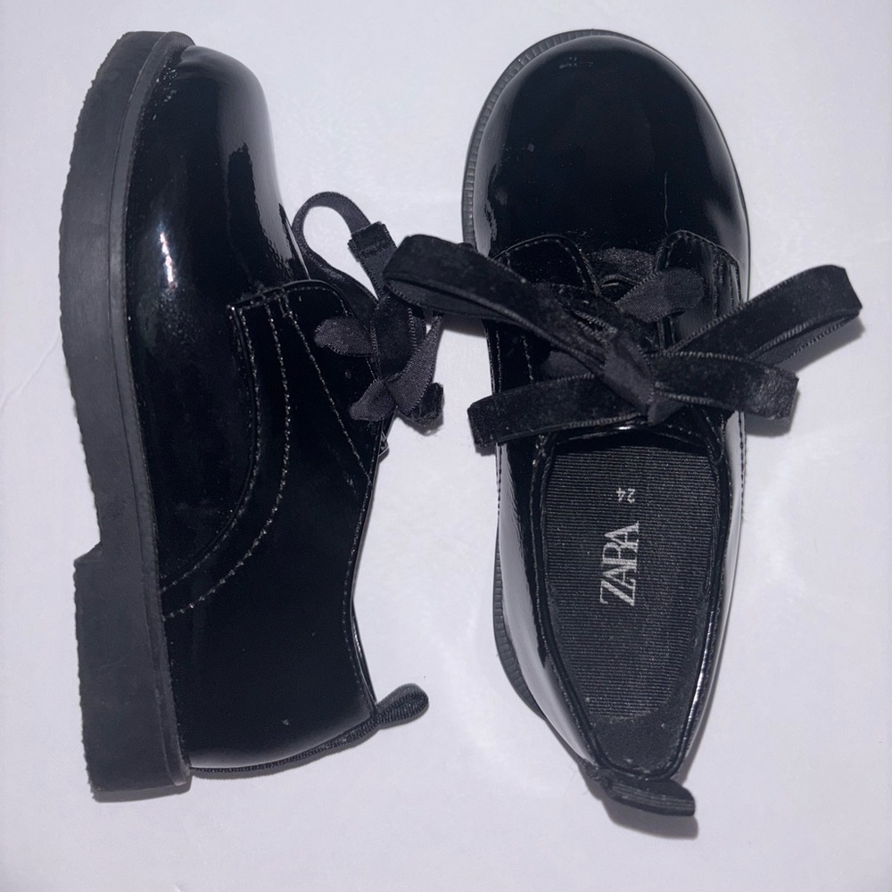Zara Black Dress Shoes with Decorative Bows